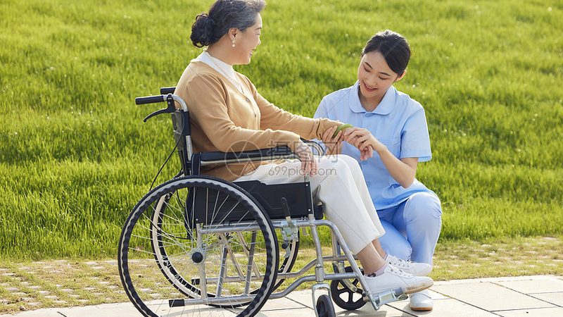 居家养老照护，这些注意事项不容忽视